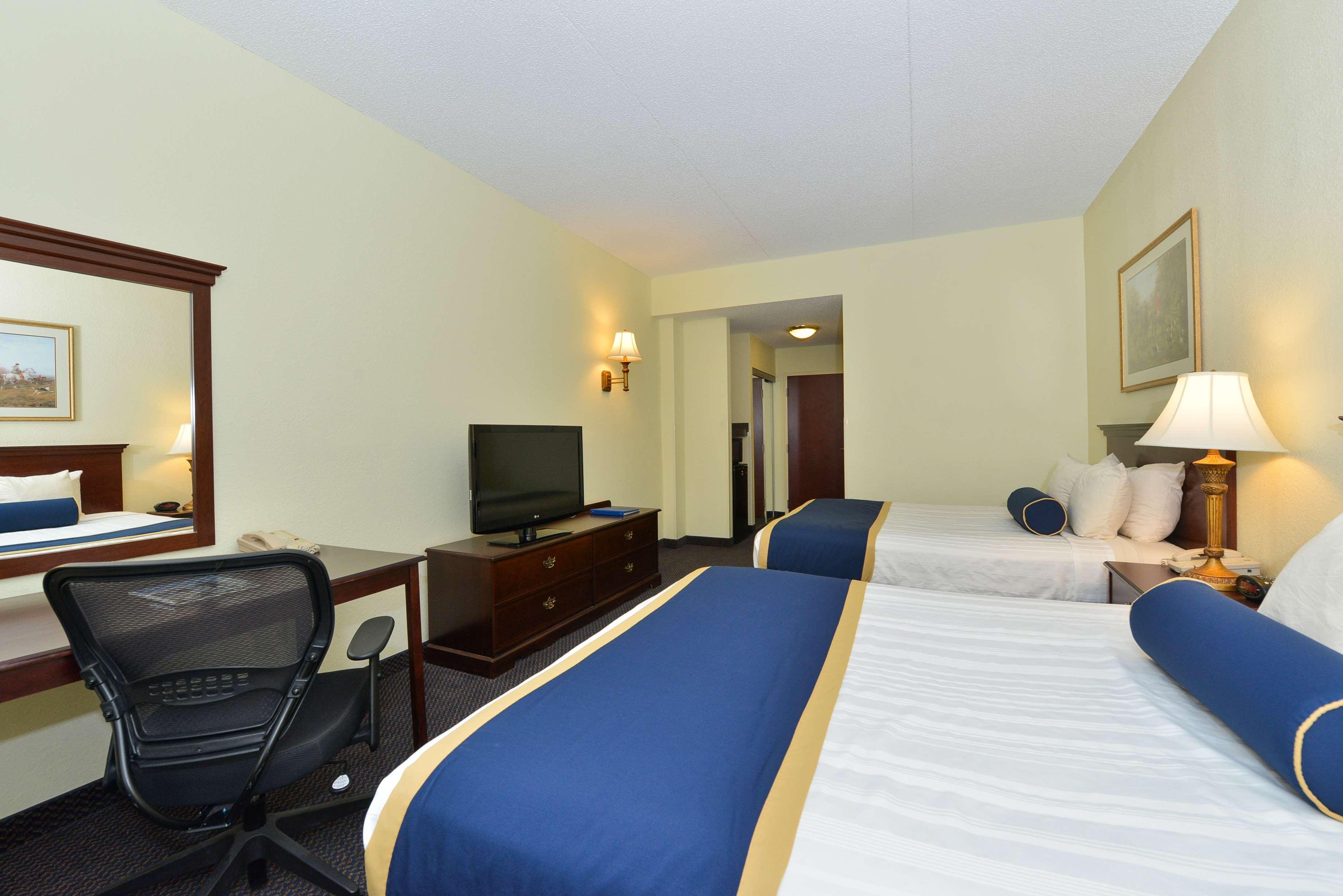 Best Western Plus Crossroads Inn & Suites Zion Crossroads Exterior photo
