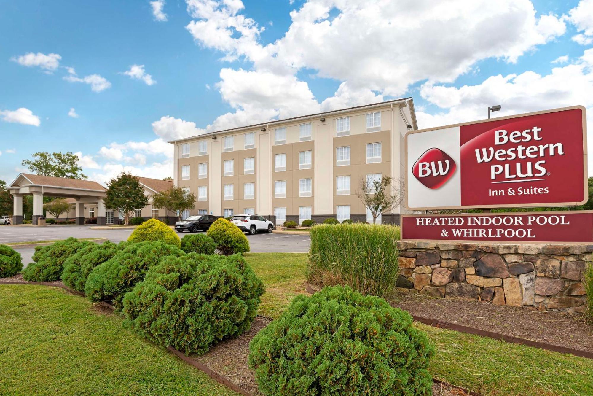 Best Western Plus Crossroads Inn & Suites Zion Crossroads Exterior photo